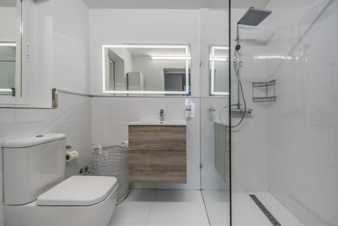 Deluxe Seaview Apartment Saint Julian's Dış mekan fotoğraf