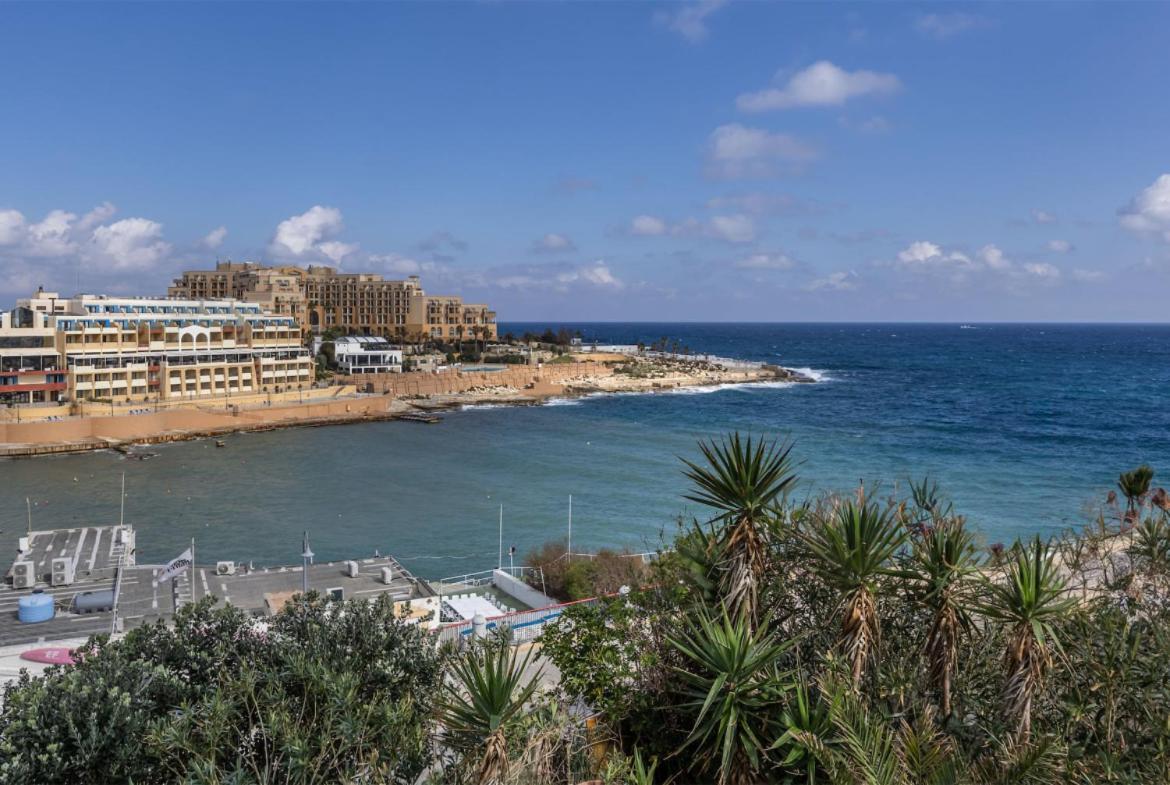 Deluxe Seaview Apartment Saint Julian's Dış mekan fotoğraf